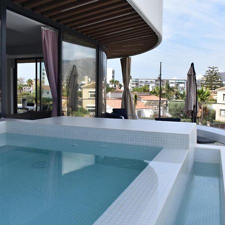 Luxury Complex Beachfront Apartment, Infinity Pool, Sauna, Gym And Large Terrace Torremolinos Kültér fotó