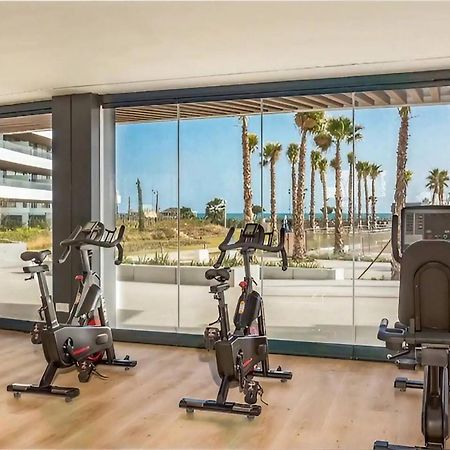 Luxury Complex Beachfront Apartment, Infinity Pool, Sauna, Gym And Large Terrace Torremolinos Kültér fotó