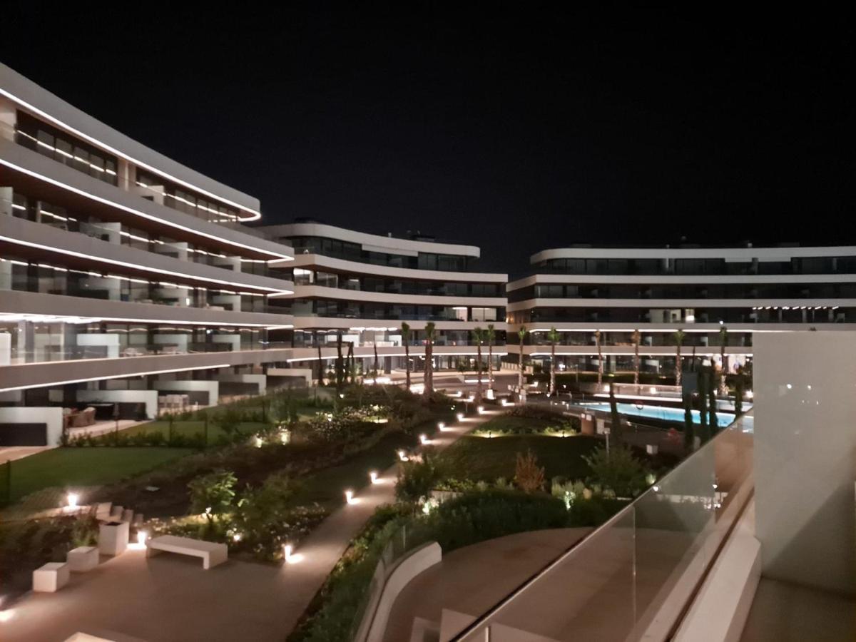 Luxury Complex Beachfront Apartment, Infinity Pool, Sauna, Gym And Large Terrace Torremolinos Kültér fotó