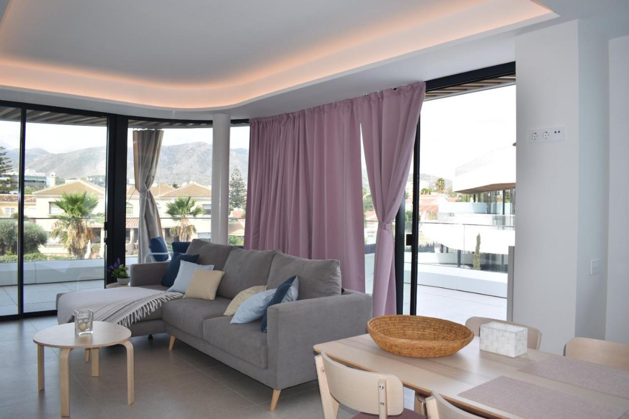 Luxury Complex Beachfront Apartment, Infinity Pool, Sauna, Gym And Large Terrace Torremolinos Kültér fotó